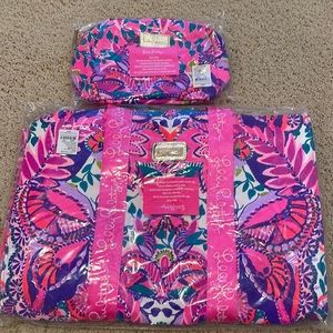 NWT Lilly Pulitzer Tote and cosmetic bag.